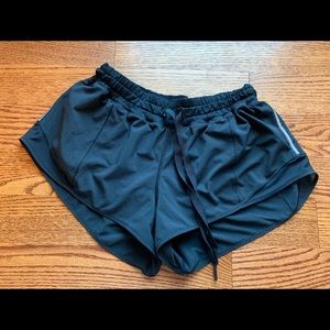 Lululemon Hotty Hot Shorts size 8